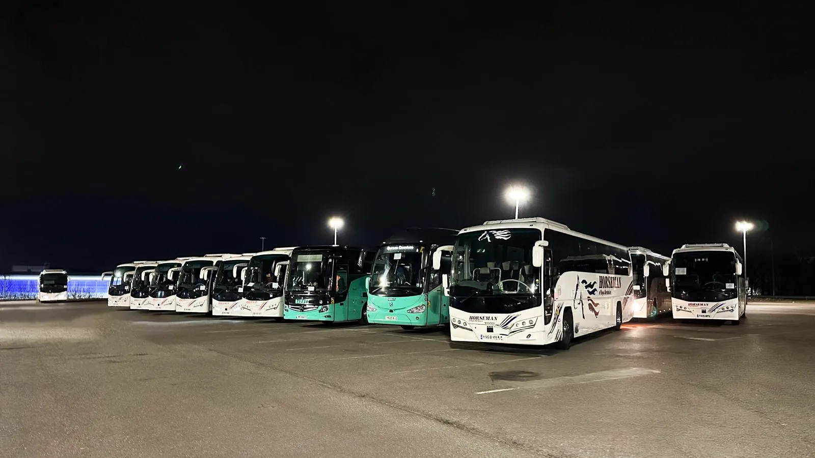 horseman coaches 15 vehicle hire with barmes coaches bradfield college at stadium MK 170325 02 - driver adam
