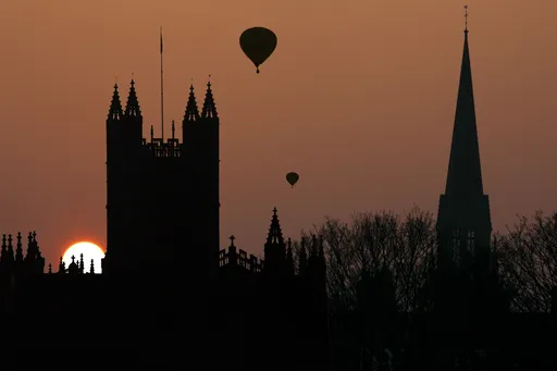 hot air balloon over oxford